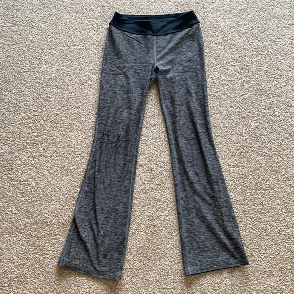 Under Armour Yogas